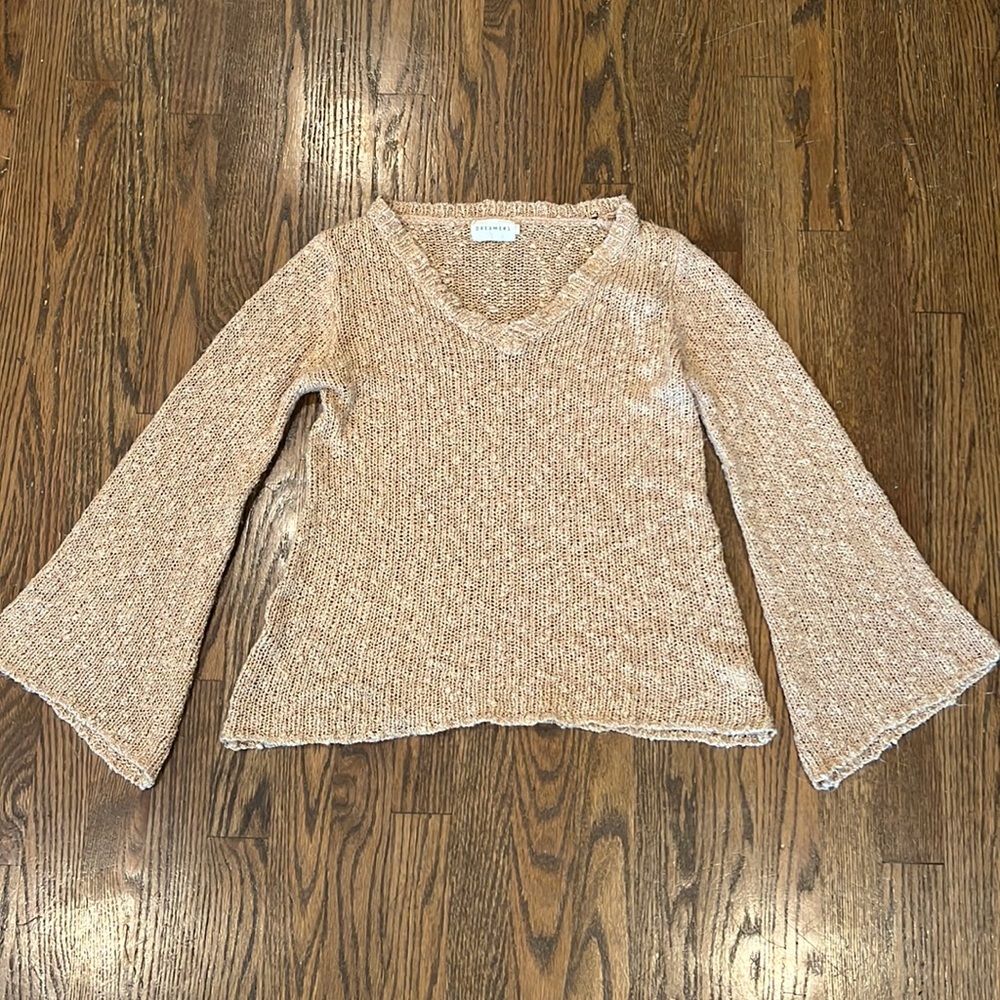 Boho knit bell sleeve lightweight v-neck sweater in like-new condition.